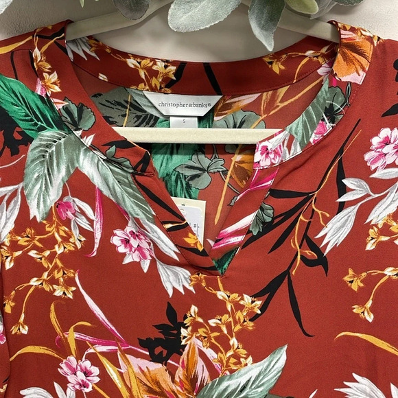 NWT Christopher & Banks 3/4 Sleeve Asymmetrical Hem Tropical Print Top S - Picture 2 of 14